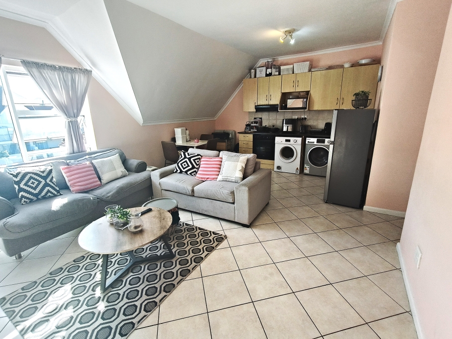 2 Bedroom Property for Sale in Whispering Pines Western Cape